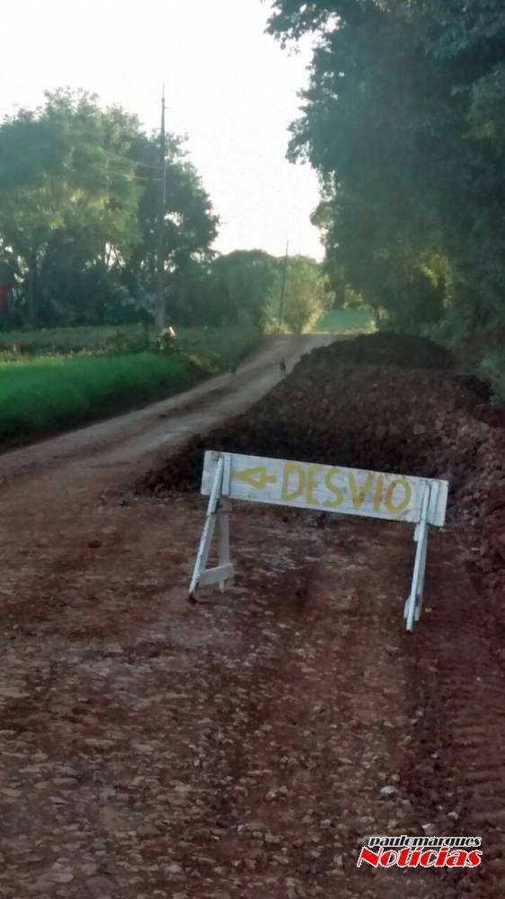 Administração Municipal de Alegria se compromete em recuperar
estradas do interior - foto 2