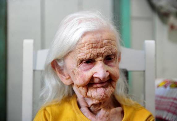 Idosa de Itapema ganha a primeira festa de aniversário aos 103 anos - foto 2