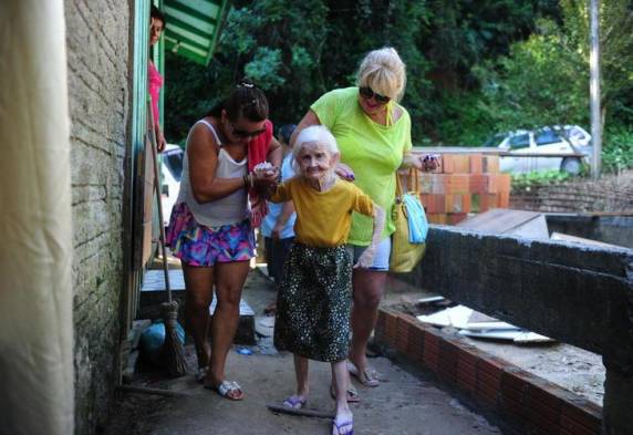 Idosa de Itapema ganha a primeira festa de aniversário aos 103 anos - foto 7