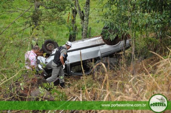 Veículo saiu da 

pista e capotou em um barranco às margens da RSC-472