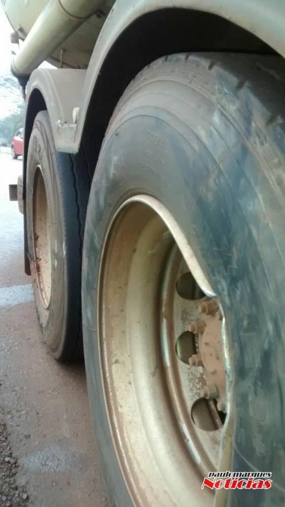 Caminhão e caminhonete colidem no trevo da BR-285 em Ijuí - foto 3