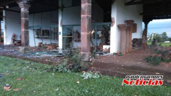 Após tornado, cidade do RS trabalha para recuperar museu danificado - foto 2