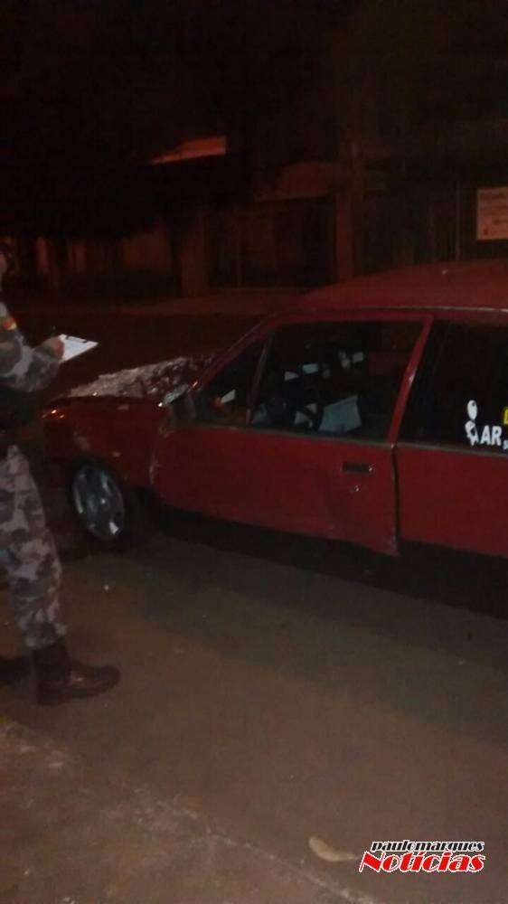 Veículo atinge prédio de mercado, anda em marcha ré e bate em outros veículos no centro de Ijuí - foto 5