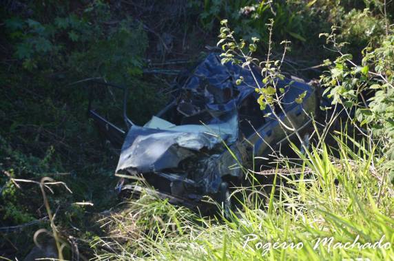 Jovem de 18 anos capota veículo na BR-386 em Sarandi - foto 3