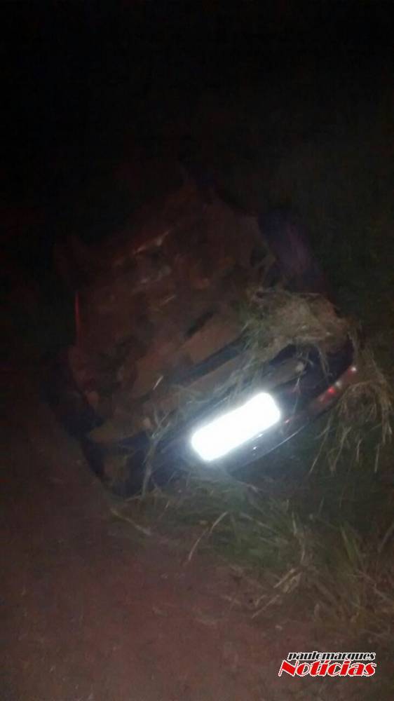 Capotamento na RS-342
deixa motorista ferido - foto 2
