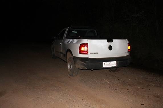 Homem seguia no compartimento de carga de uma 

camionete quando motorista perdeu o controle do veículo