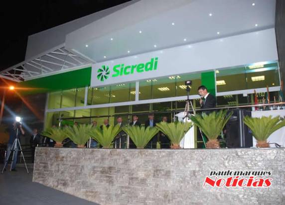 Sicredi Nororeste
inaugura moderna Unidade de Atendimento e sorteia prêmios em Crissiumal - foto 5