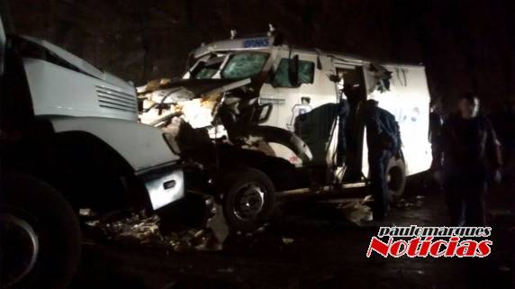 Bandidos
tentam assaltar carro-forte na ERS-122, entre Flores da Cunha e Antônio Prado - foto 3