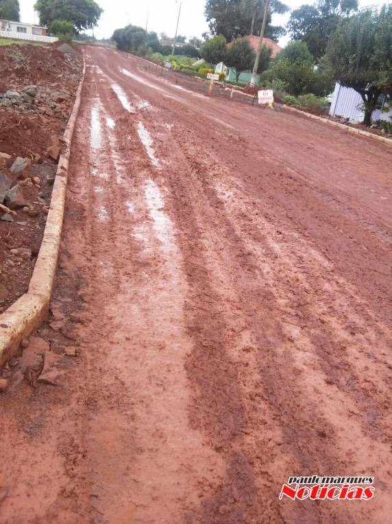 Obra de calçamento vira em atoleiro em Manchinha, interior de
Três de Maio - foto 3