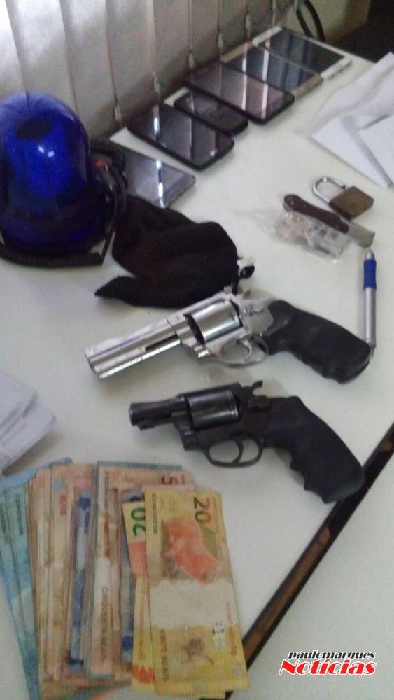 Trio é preso e Brigada Militar localiza depósito de produtos furtados em Chiapeta - foto 5