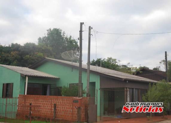 Caminhão da prefeitura bate em poste e deixa parte do bairro Oriental sem energia elétrica - foto 2