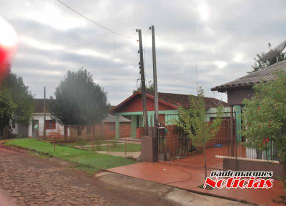 Caminhão da prefeitura bate em poste e deixa parte do bairro Oriental sem energia elétrica - foto 5
