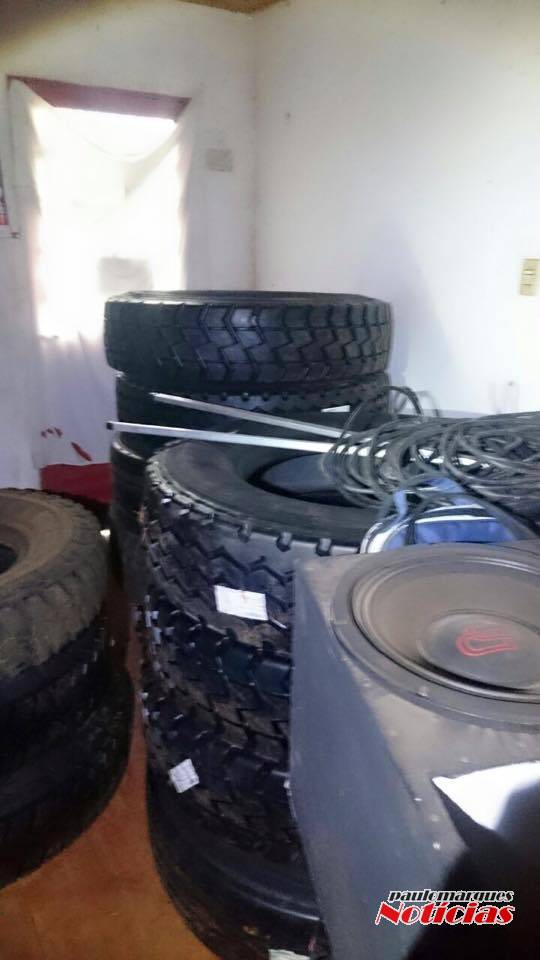 Trio é preso e Brigada Militar localiza depósito de produtos furtados em Chiapeta - foto 7