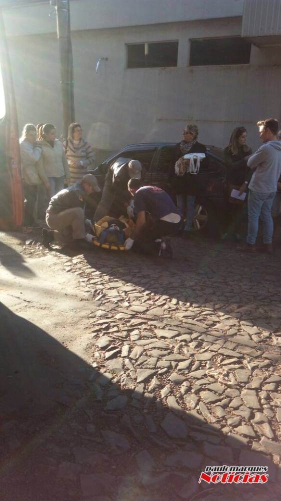 Mulher é atropelada na faixa de segurança no centro de Três de Maio - foto 3