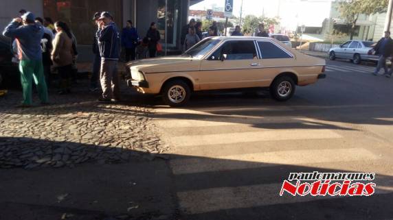 Mulher é atropelada na faixa de segurança no centro de Três de Maio - foto 4