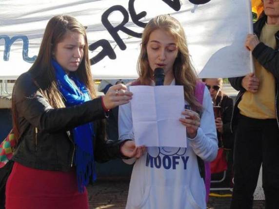 Alunos manifestam apoio à greve dos professores estaduais em ato público - foto 3