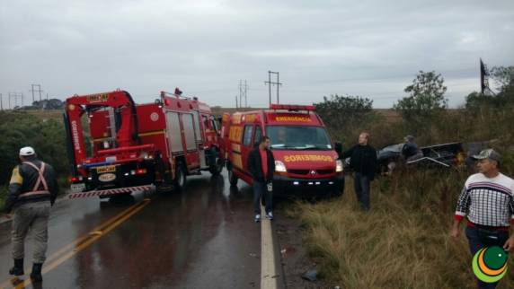 Colisão entre carro e carreta 

causa morte de motorista na ERS-324 - foto 3