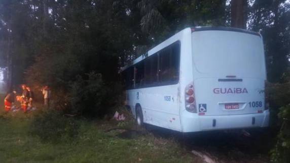 Colisão entre ônibus e caminhão deixa 

três mortos em Guaíba - foto 3