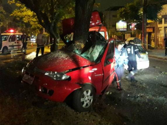 Homem morre em acidente na Rua Mariante, em Porto Alegre - foto 3