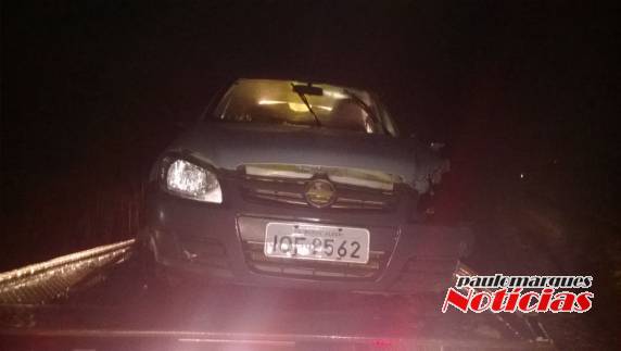 Três pessoas ficaram feridas em uma colisão lateral entre dois veículos na 

BR-472, em Três de Maio - foto 2