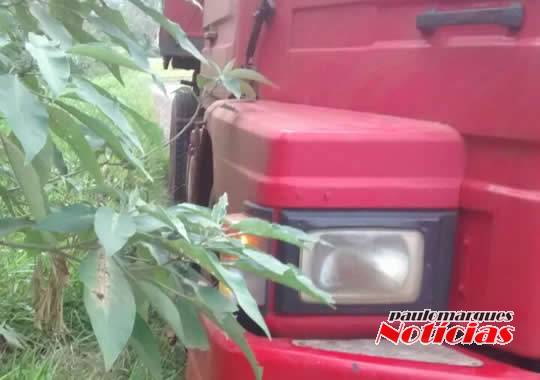 Colisão envolve caminhonete e carreta na RS-155 em Ijuí - foto 2