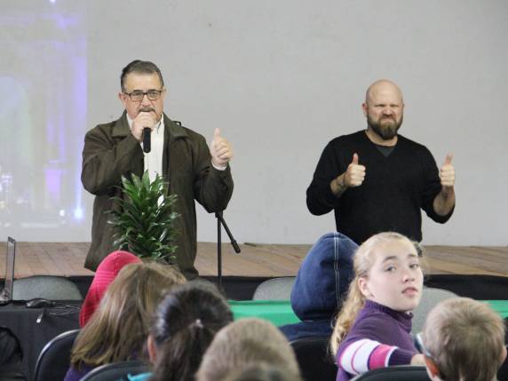 Tiago Ferras realiza apresentação para alunos da rede municipal - foto 2