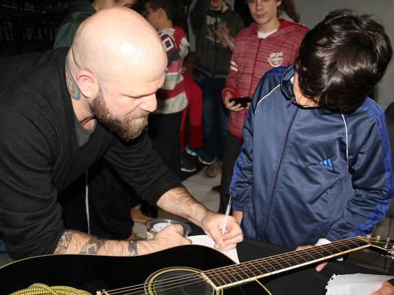 Tiago Ferras realiza apresentação para alunos da rede municipal - foto 3
