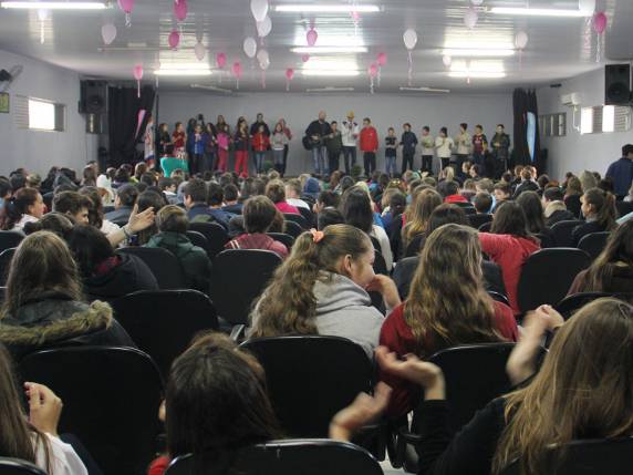 Tiago Ferras realiza apresentação para alunos da rede municipal - foto 4