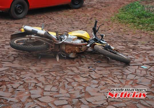 Piloto de motocicleta ficou ferido depois de
uma colisão com automóvel, em Três de Maio - foto 3