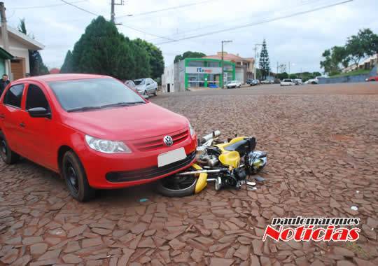 Piloto de motocicleta ficou ferido depois de
uma colisão com automóvel, em Três de Maio - foto 2
