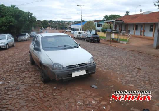 Veículos colidiram próximo ao Fórum 