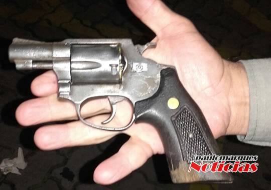 Policial reage a assalto e mata bandido em 

ônibus da Capital - foto 2