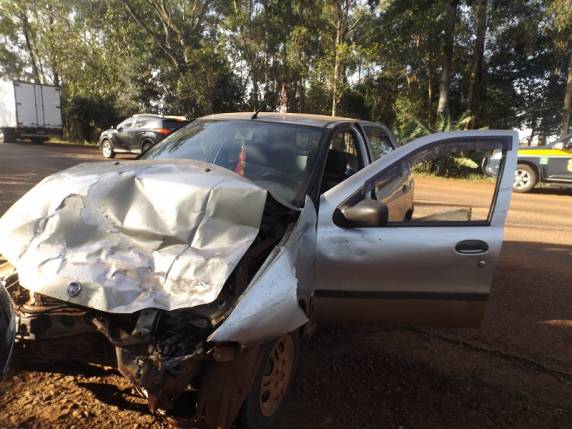Duas pessoas
ficaram feridas em acidente na BR-468 - foto 2