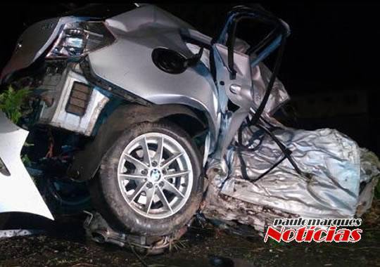 Duas
pessoas morrem em acidente na Serra - foto 2