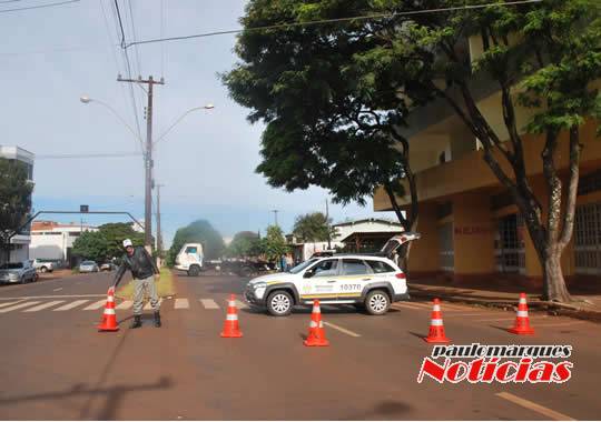 Jovem sai ileso depois de tombar veículo na
Av. Senador Alberto Pasqualine; VEJA VÍDEO - foto 7