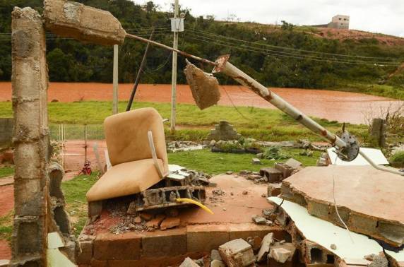 Impressionantes imagens da destruição em Jarinu-SP - foto 6