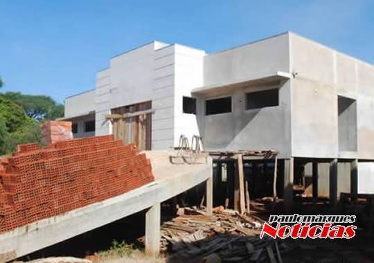 Flagrante de ocupação em
obra de Unidade de Saúde que está paralisada, em Três de Maio - foto 5