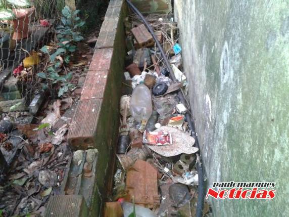 VÍDEO: Casarão da prefeitura abandonada e obra da praça, motivam reclamações em Manchinha-TM - foto 7