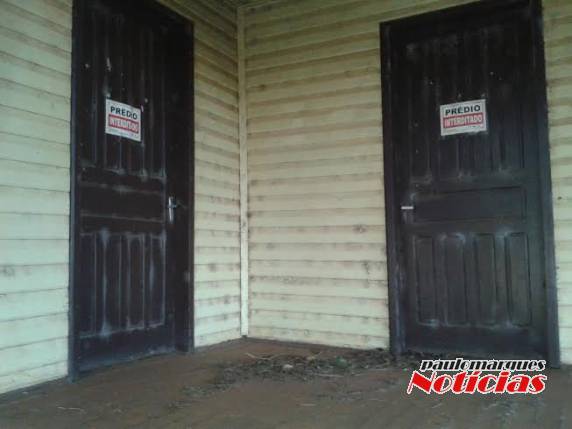 VÍDEO: Casarão da prefeitura abandonada e obra da praça, motivam reclamações em Manchinha-TM - foto 6