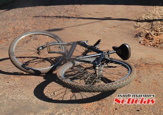 Ciclista fica gravemente ferido depois de bater com a bicicleta em um caminhão, em Três de
Maio - foto 4