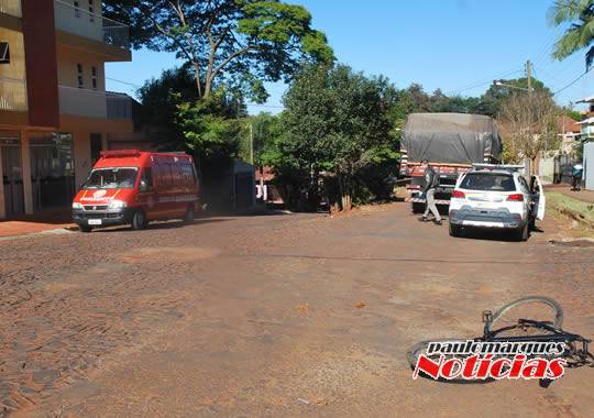 Ciclista fica gravemente ferido depois de bater com a bicicleta em um caminhão, em Três de
Maio - foto 5