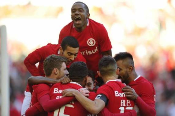 Equipe marcou dois gols nos primeiros 5 minutos de jogo e ampliou na segunda etapa