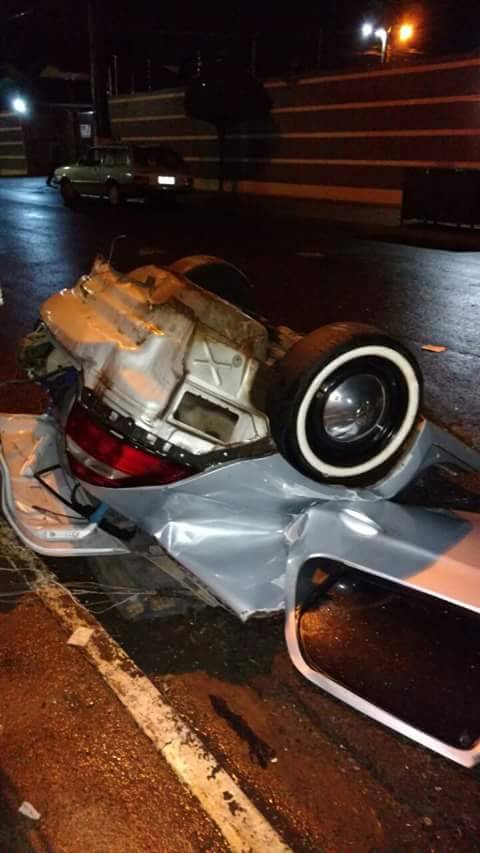 Vídeo mostra carro partindo ao meio durante acidente em Londrina - foto 3