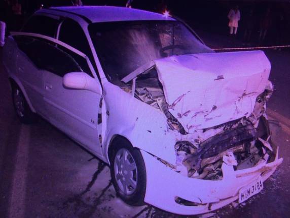 Veículos bateram de frente na BR-282, em Xaxim, na tarde deste domingo