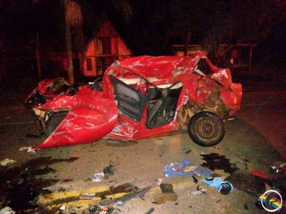 Colisão frontal deixa três
mortos na SC-163 em Itapiranga - foto 5