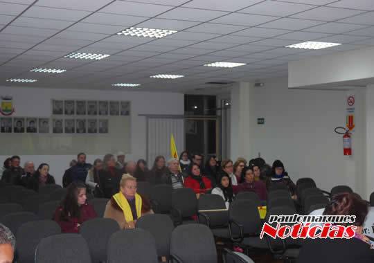 Greve do magistério
continua por tempo indeterminado - foto 2