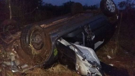 Capotagem de
veículo deixa dois feridos na BR-158 em Cruz Alta - foto 2