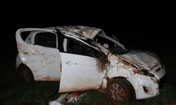 Carro capota e adolescente
de 17 anos morre em Tapejara - foto 3