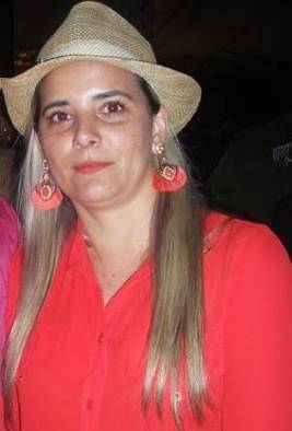 Mulher morre após
ser jogada para fora de carro que capotou três vezes em Unistalda - foto 3
