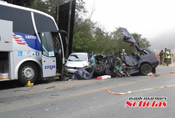VÍDEO: Grave acidente envolvendo ônibus da Reunidas na BR-470 causa três mortes na manhã deste sábado - foto 2